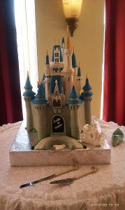 castle shaped wedding cake